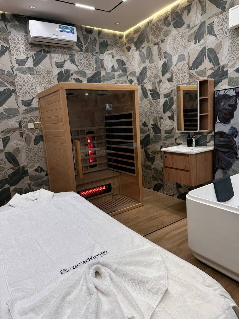 Infrared sauna