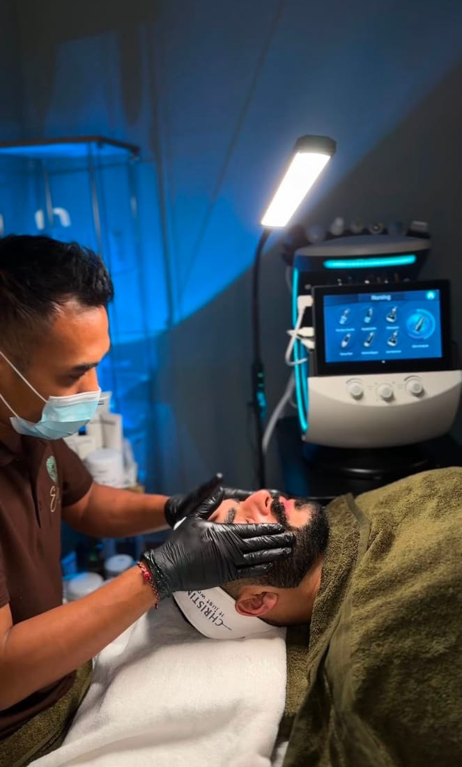 Facial machine