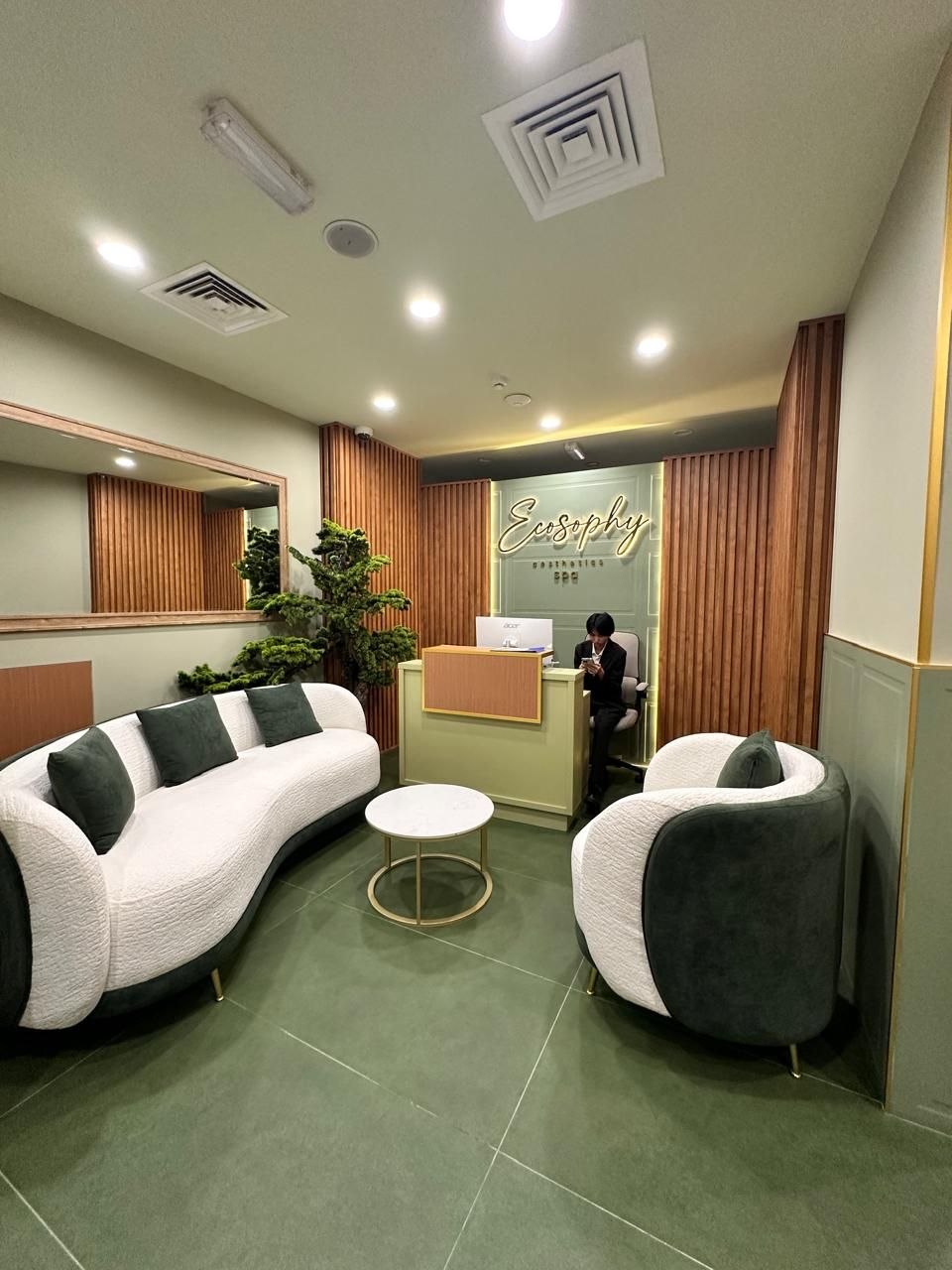 The gentlemen’s lounge